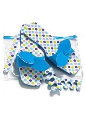 AVON FOOTWORKS REUSABLE PEDICURE SLIPPER SET - BLUE (NEW WITH TAGS)